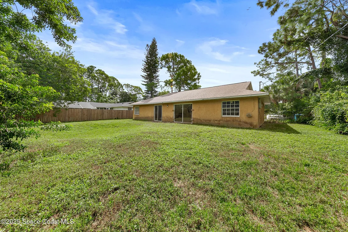Photo of 1099 Pace Drive NW