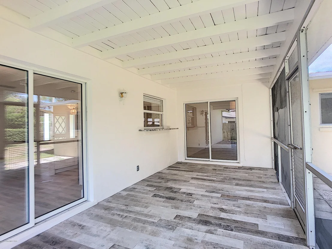 Photo of 304 N Roundtree Drive
