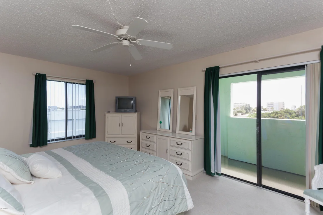 Photo of Unit 2405 at 1750 Commodore Boulevard