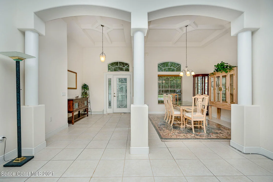 Photo of 347 Dorset Drive