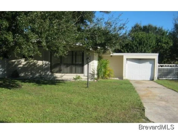 Photo of 1017 Genevieve