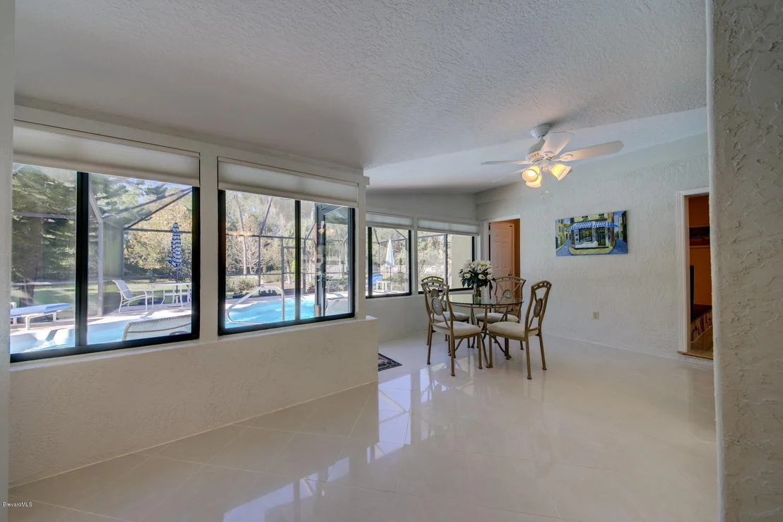 Photo of 1827 S Live Oak Drive