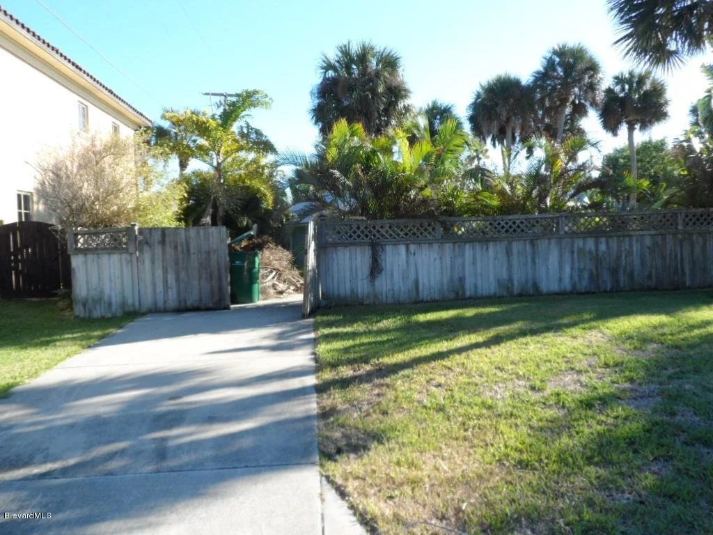 Photo of 211 8th Avenue