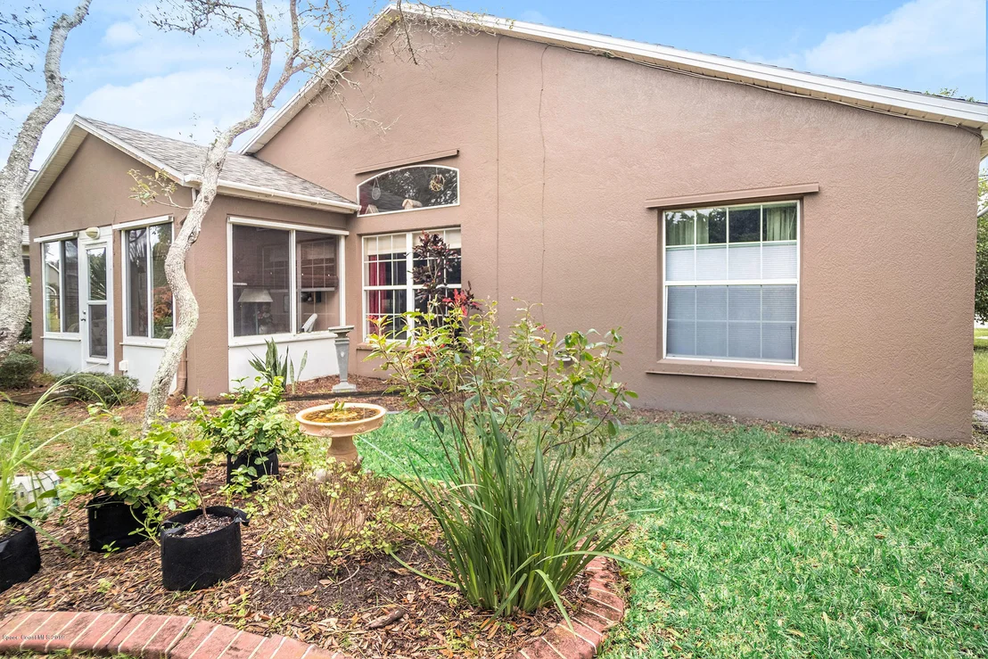 Photo of 864 Villa Drive