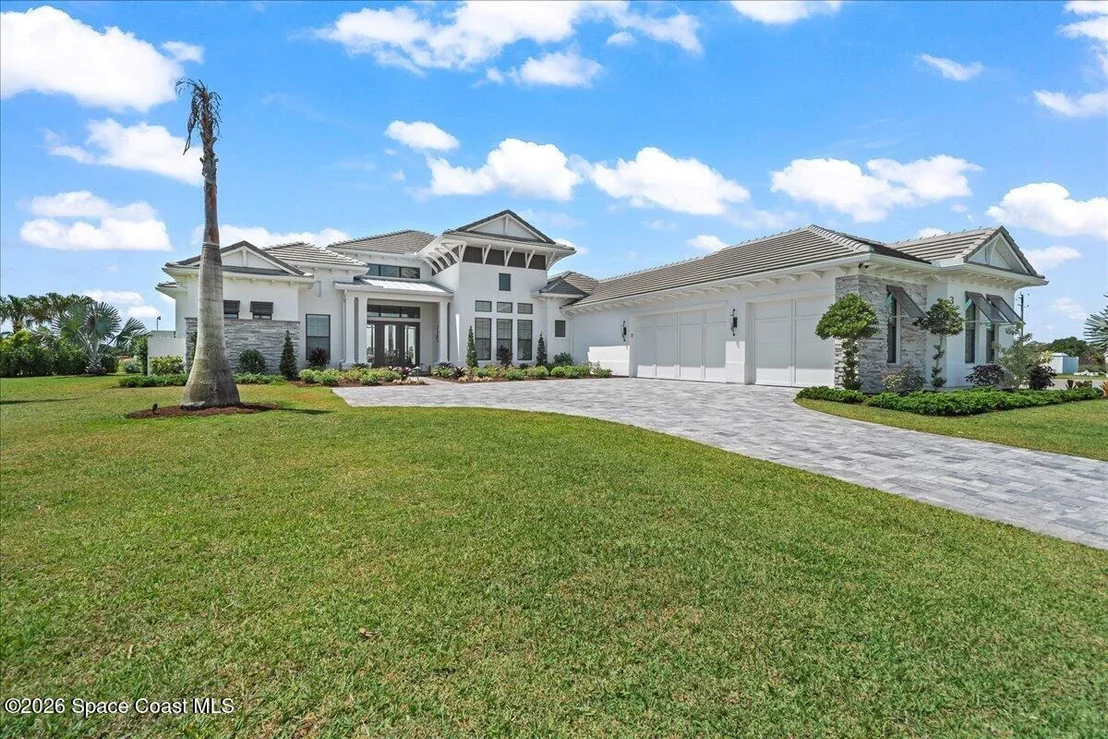 Photo of 3769 Lake Adelaide Place