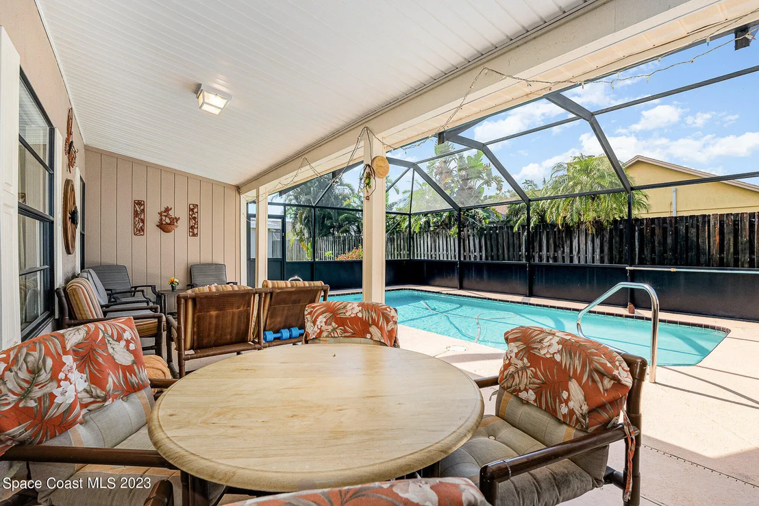 Photo of 1241 Lakeview Drive