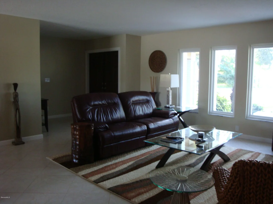 Photo of 635 Kingston Circle