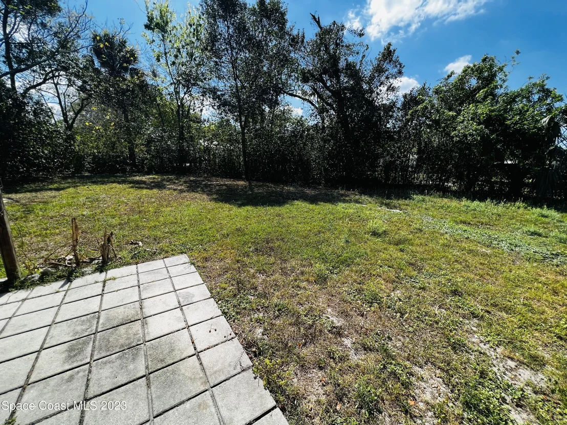 Photo of 305 Iris Street