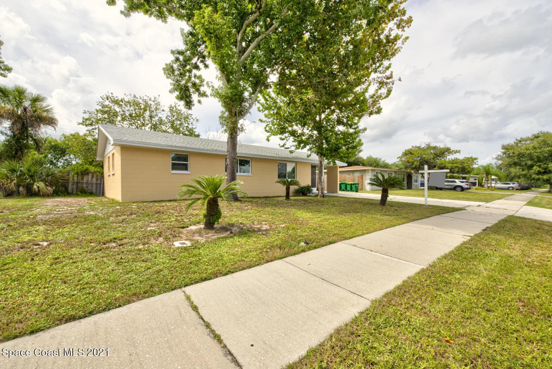 Photo of 1611 Cambridge Drive