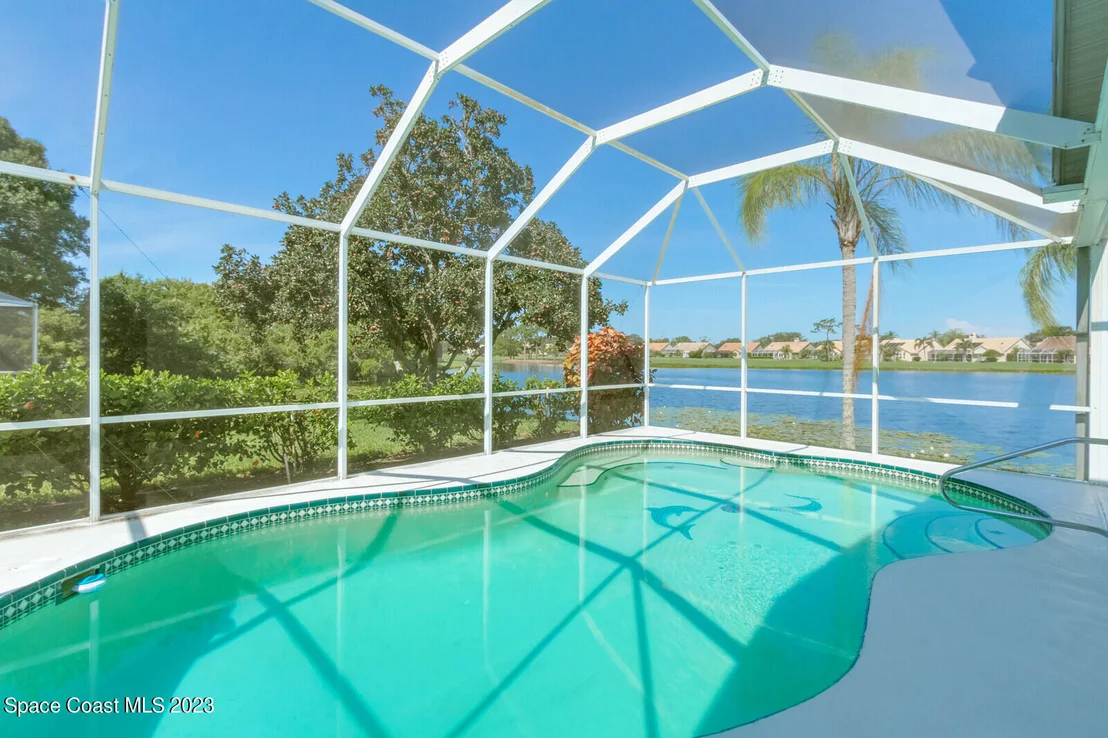 Photo of 986 Somerset Lane