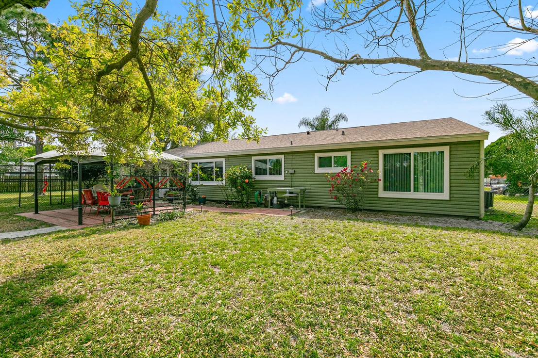 Photo of 1313 Ethel Circle NE