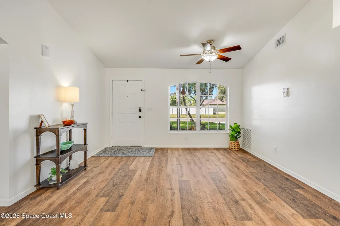 Photo of 883 Del Mar Circle