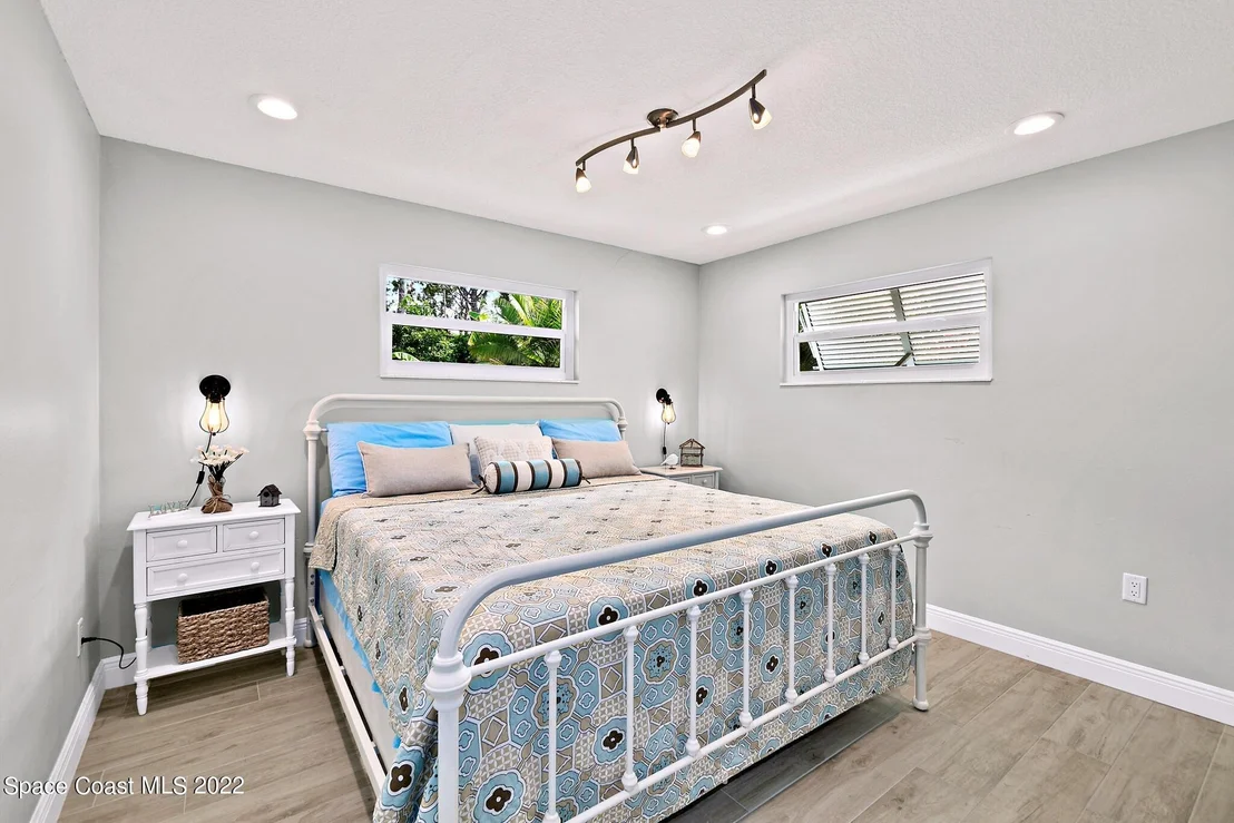 Photo of 130 Oakledge Drive