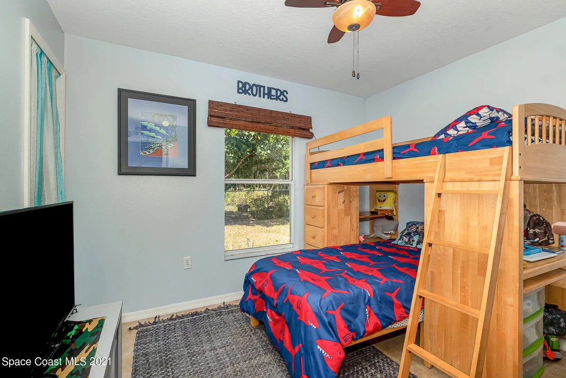 Photo of 890 Spirea Drive