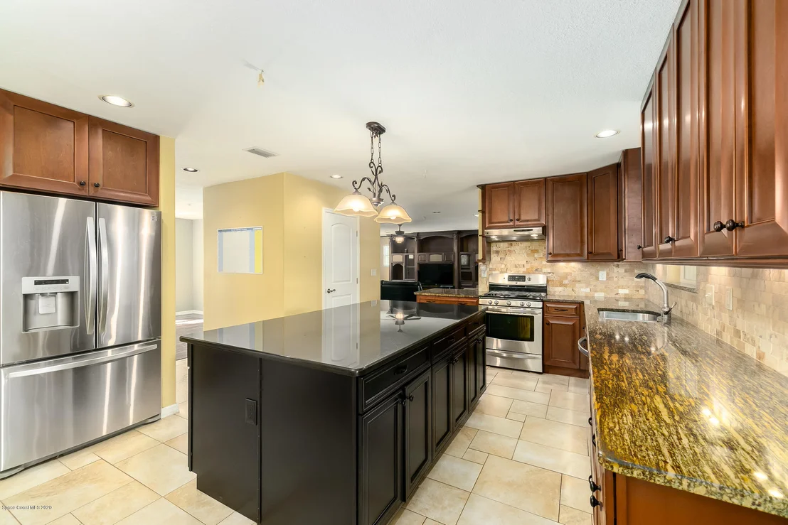 Photo of 810 Cardinal Road