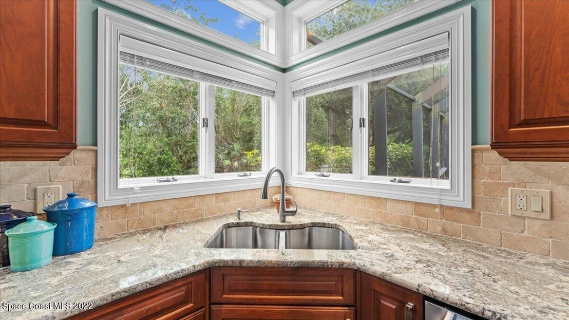 Photo of 873 Oak Park Drive