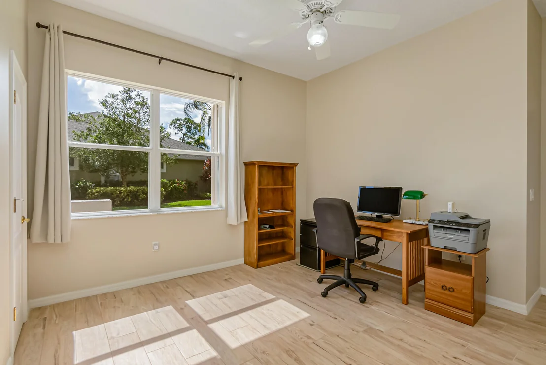 Photo of 2124 Windbrook Drive SE