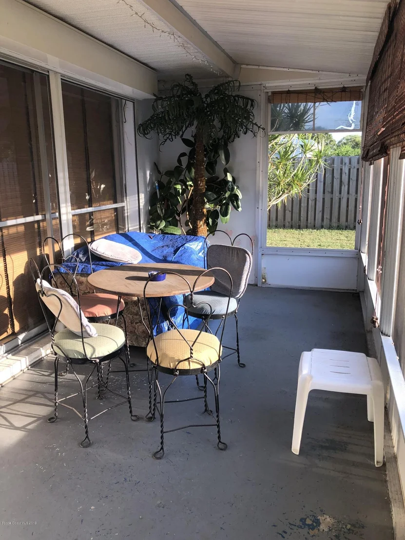 Photo of 816 Bianca Drive NE