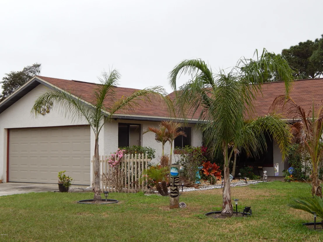 Photo of 7058 Bayfront Road