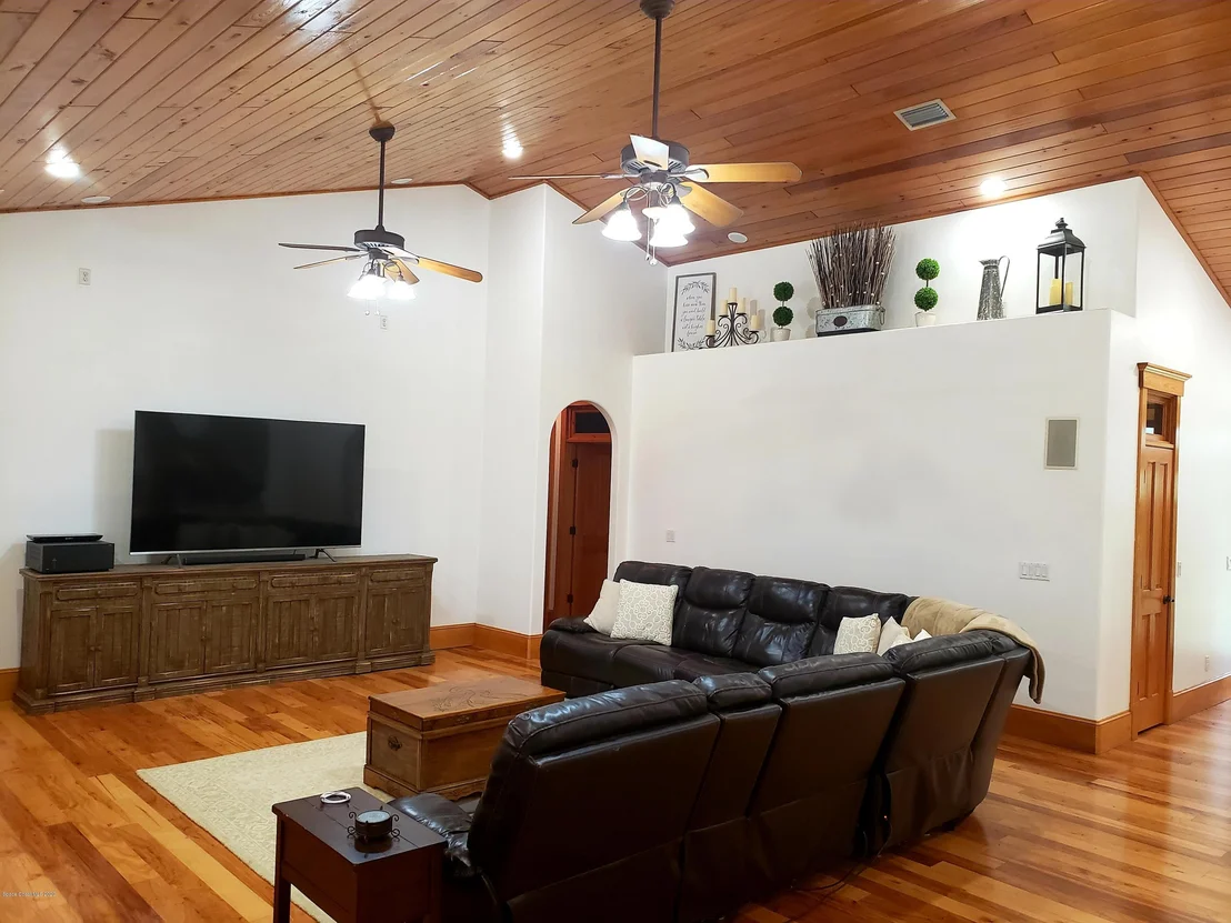 Photo of 555 Hale Road