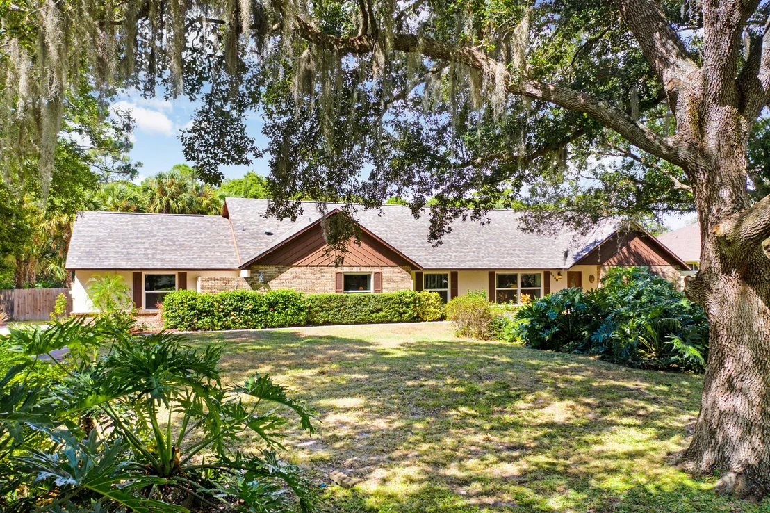 Photo of 1720 Hidden Lake Drive