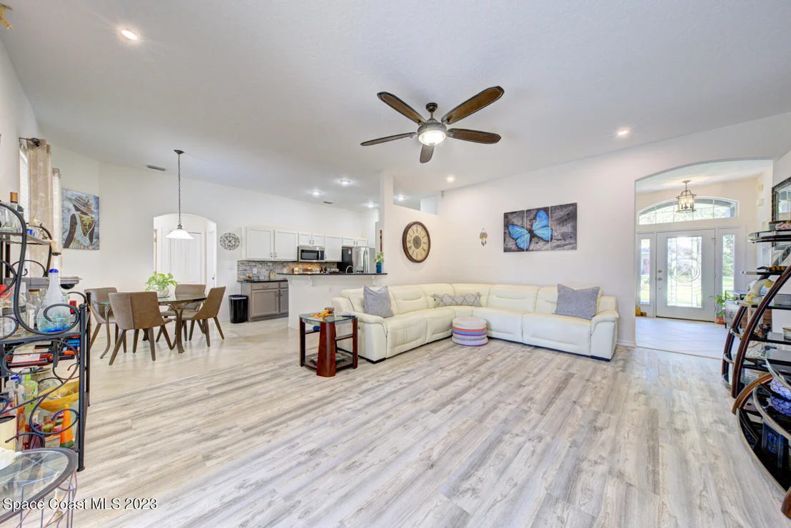 Photo of 1061 Meadowbrook Road NE