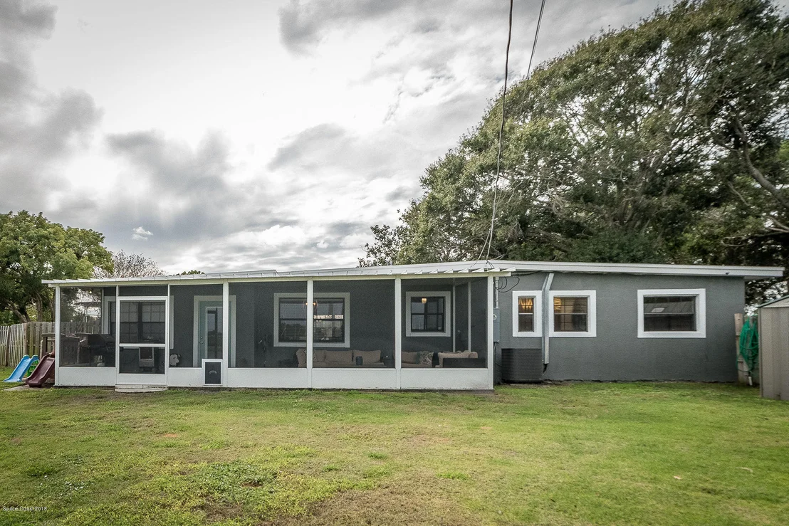 Photo of 812 W Highland Drive