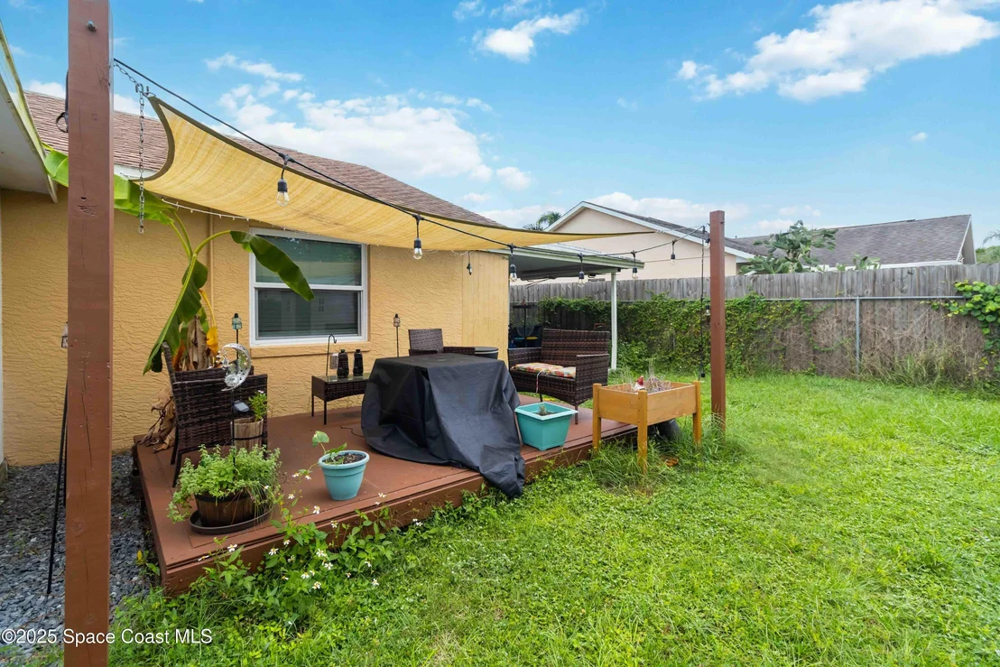 Photo of 6581 Bancroft Avenue