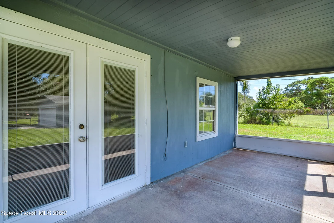 Photo of 1861 Trimble Road