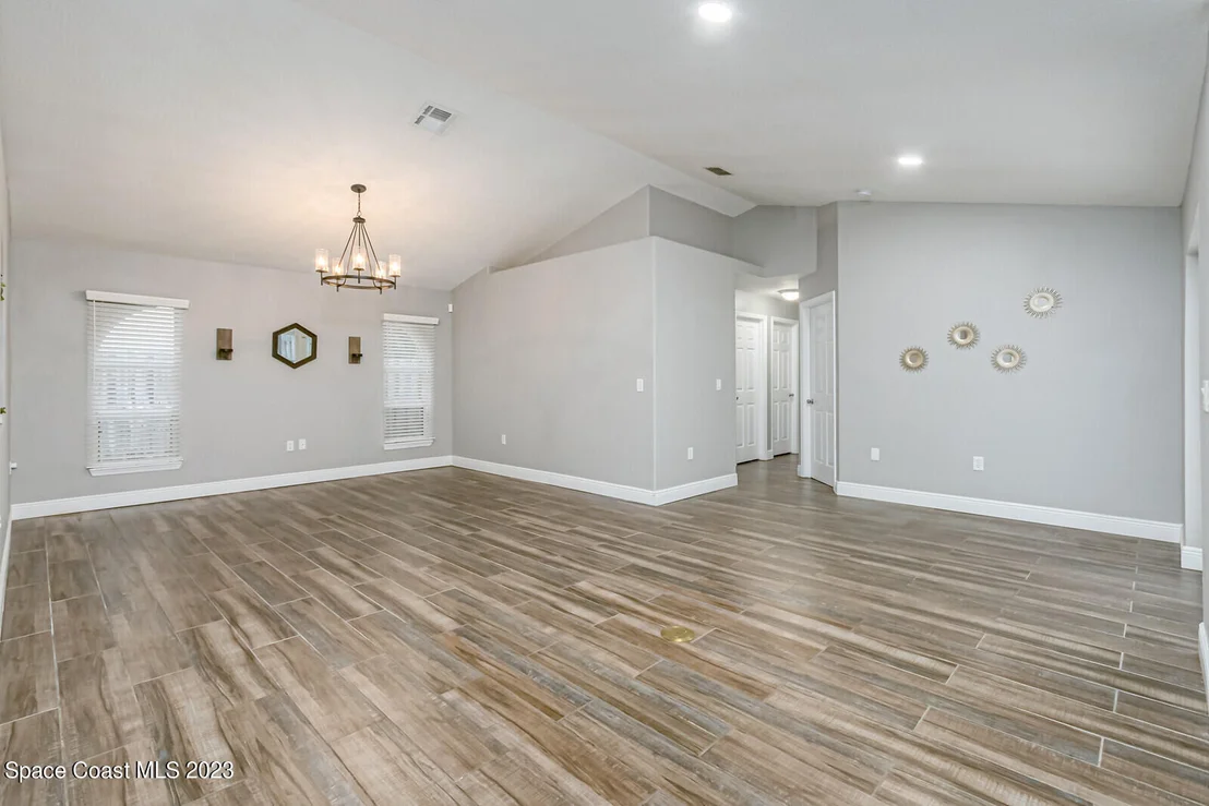 Photo of 1171 Meadow Lake Road