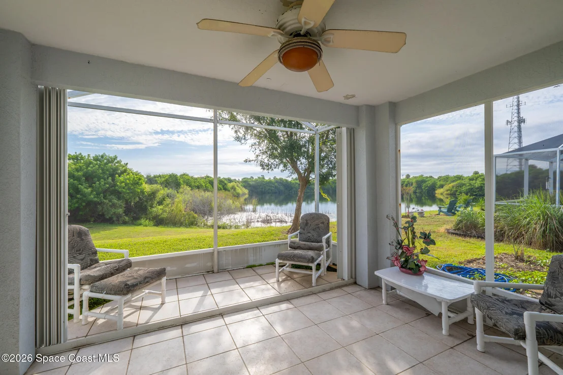 Photo of 967 Villa Drive