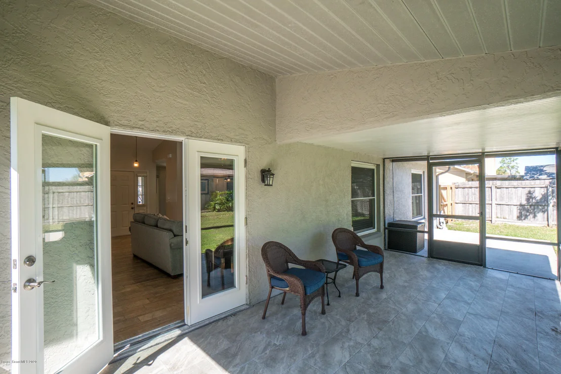Photo of 818 Pine Shadows Avenue