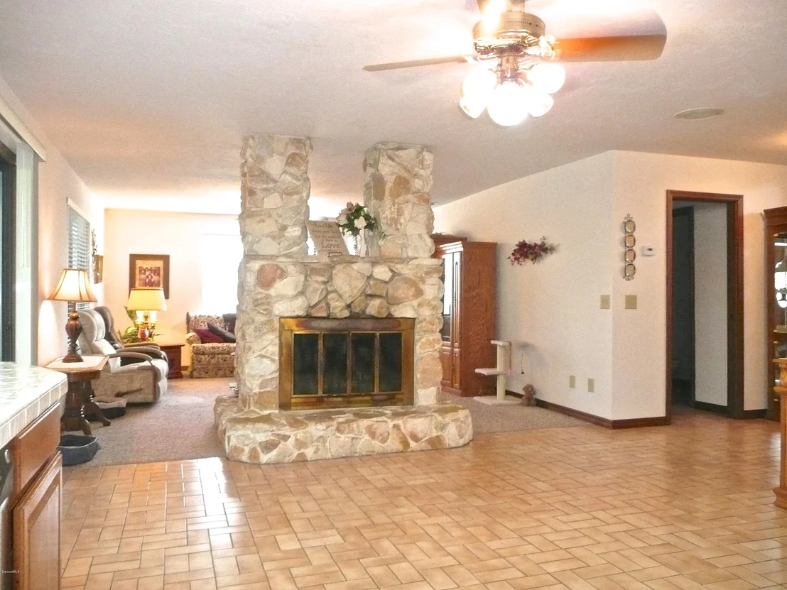 Photo of 3455 Weber Road