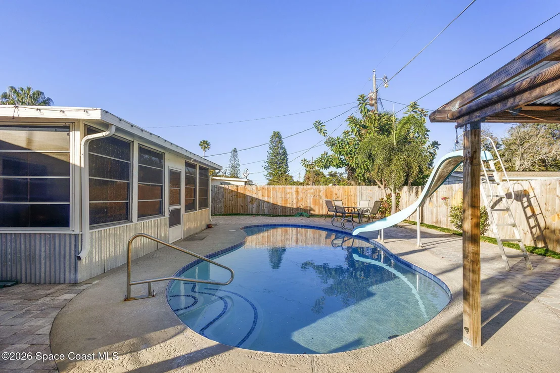 Photo of 727 Clarke Avenue