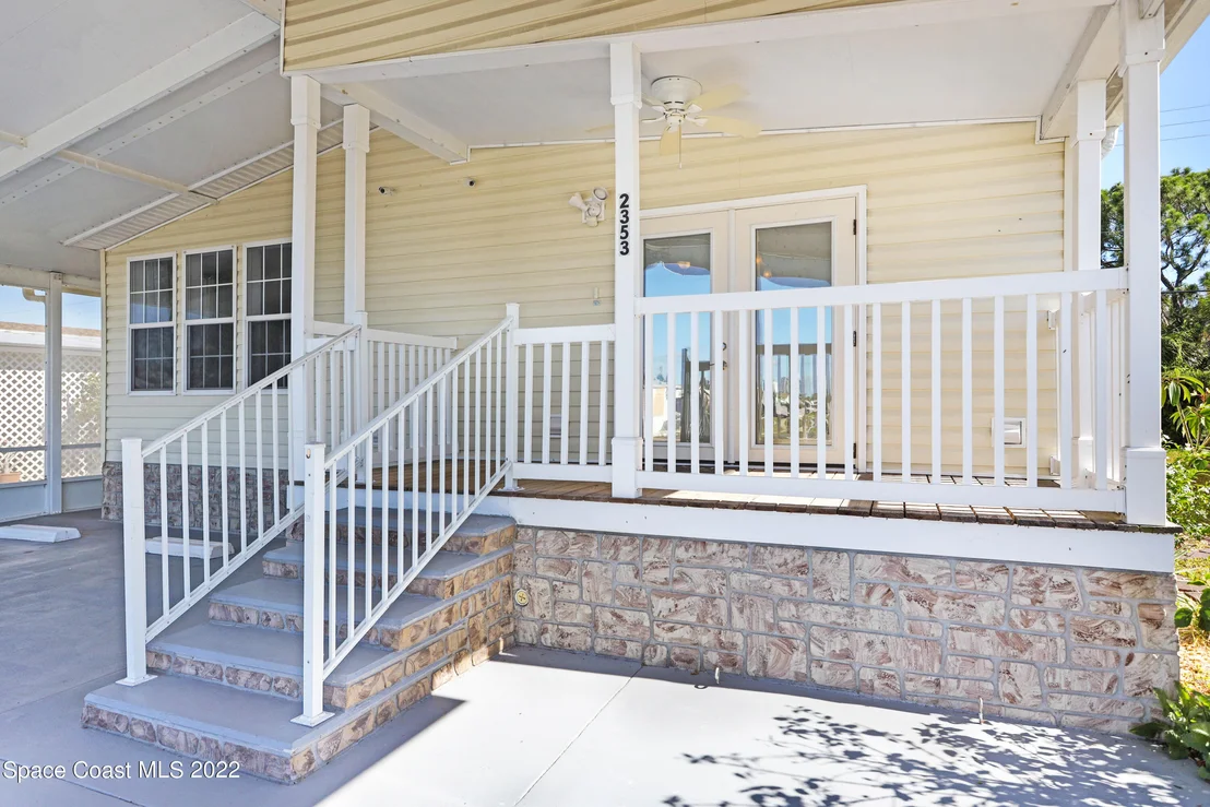 Photo of 2353 Coconut Palm Drive NE