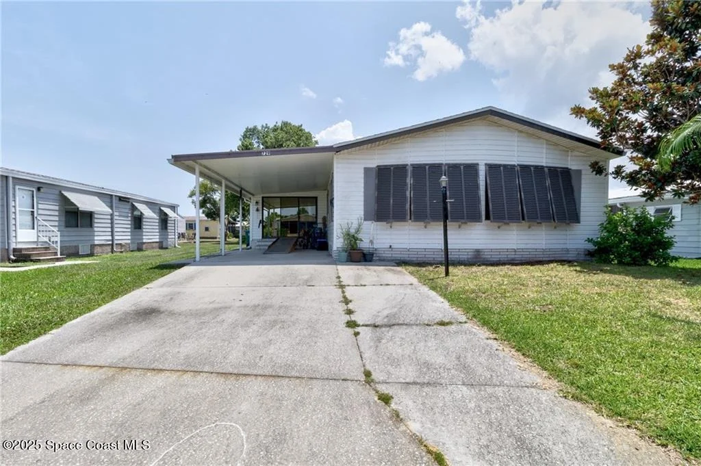 Photo of 729 Gladiolus Drive