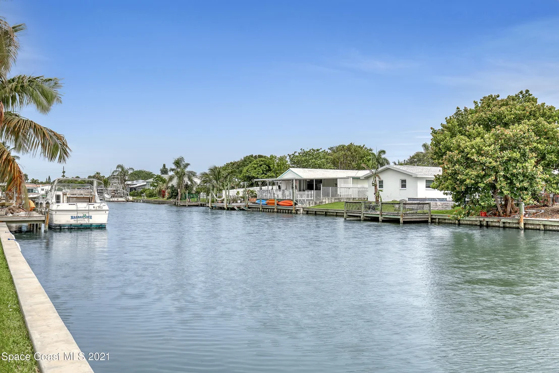 Photo of 375 Dorset Drive