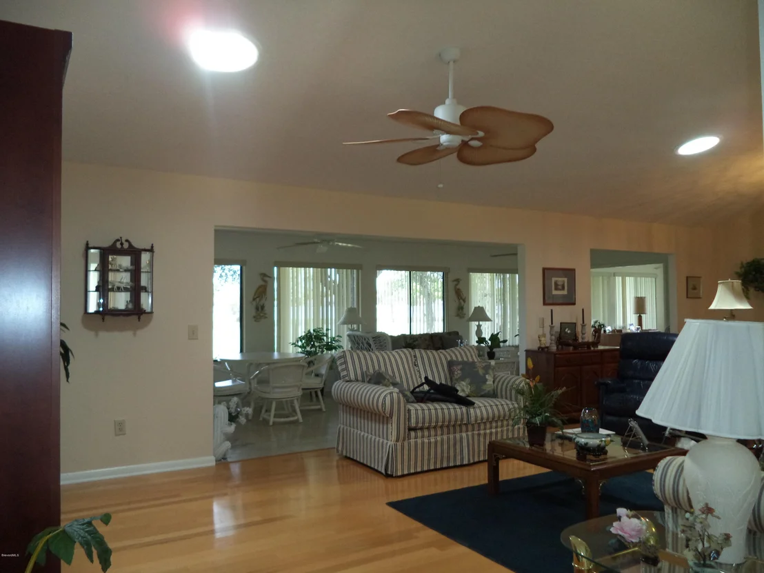 Photo of 1158 Continental Avenue