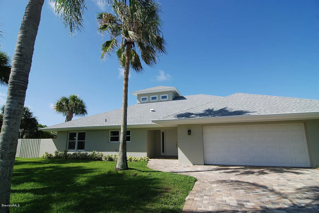 Photo of 427 Riverview Lane