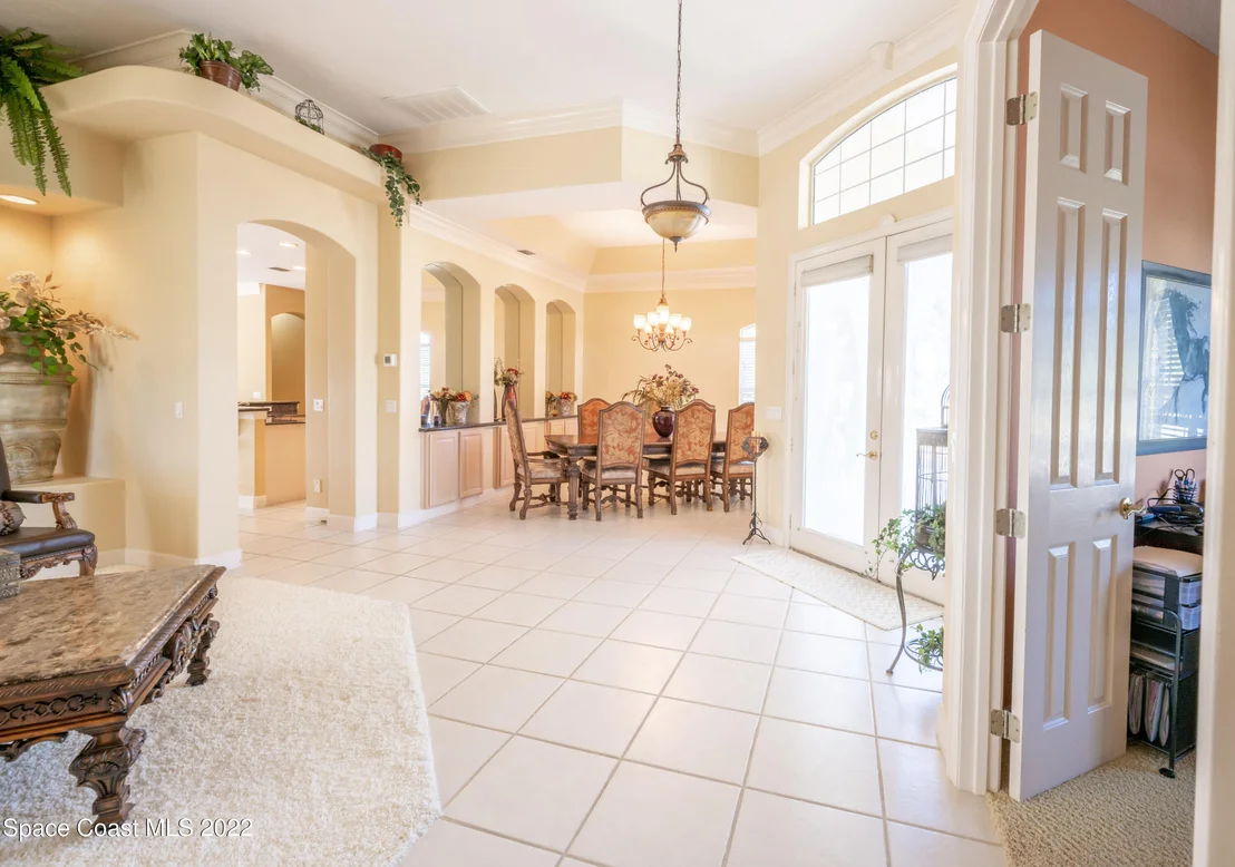 Photo of 981 Stratford Place