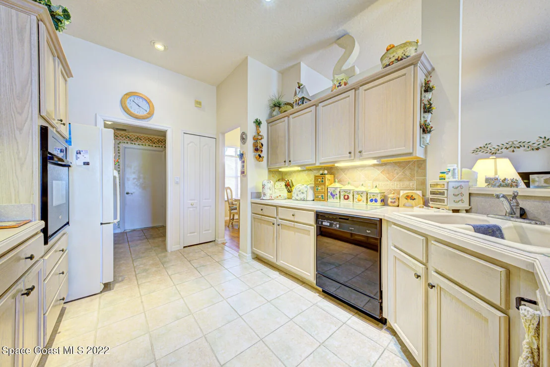 Photo of 5948 Newbury Circle
