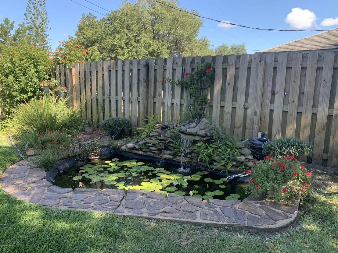 Photo of 5275 Devon Street