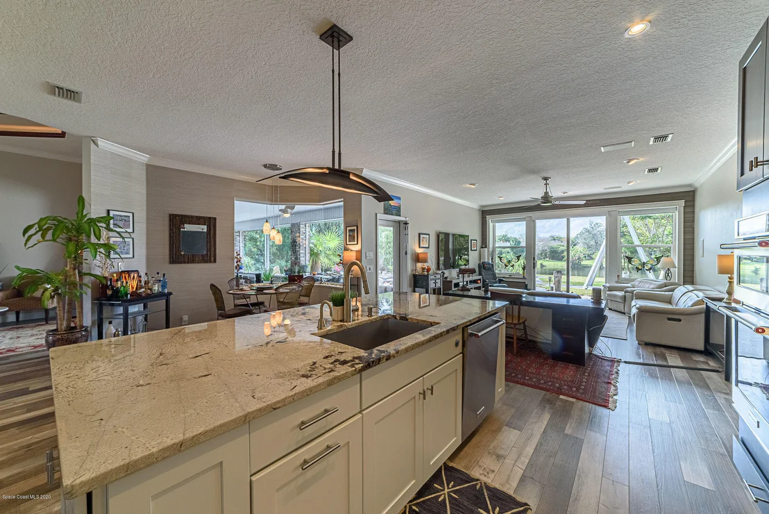 Photo of 4434 Long Lake Road