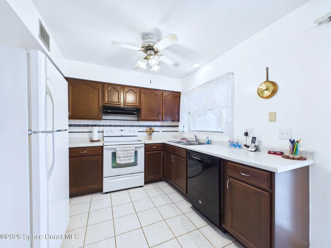 Photo of 2939 Chipper Drive NE