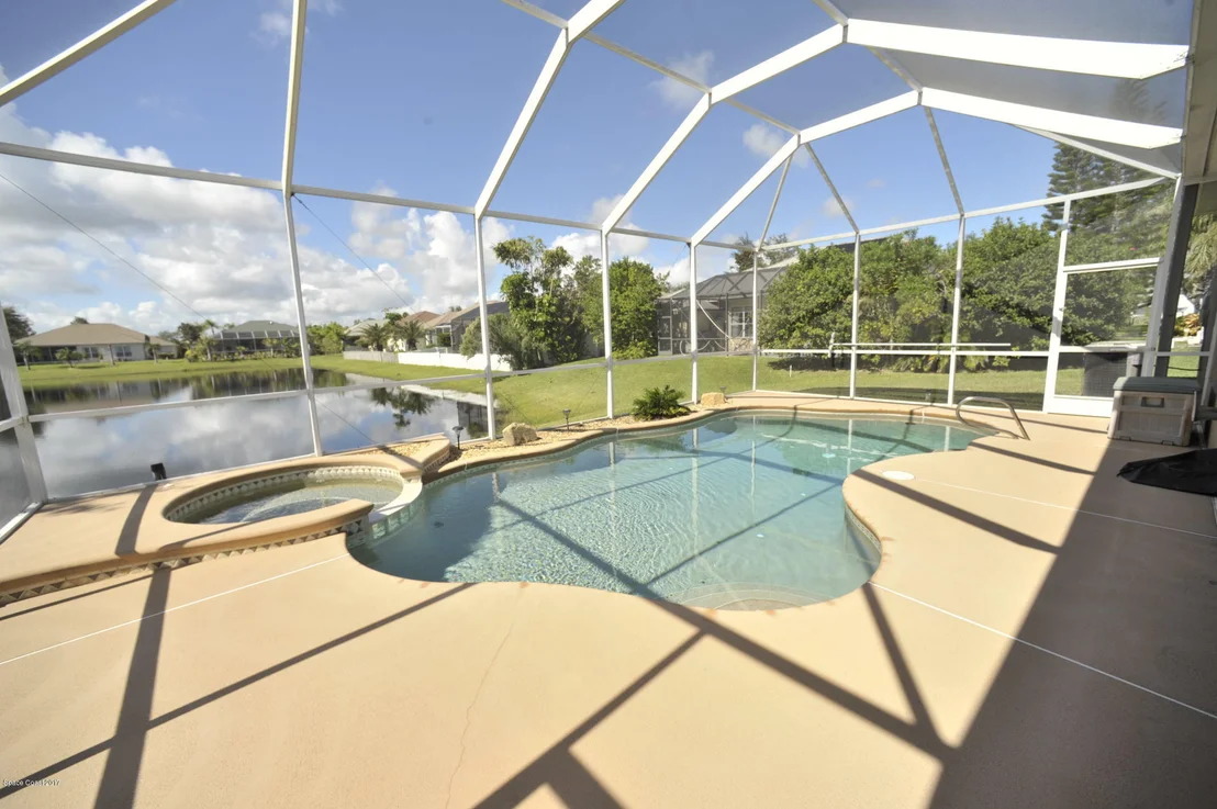 Photo of 4883 Buttonwood Drive