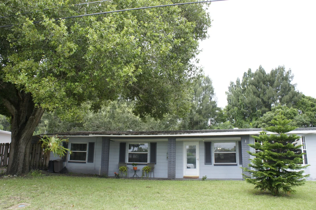 Photo of 566 Hillside Court