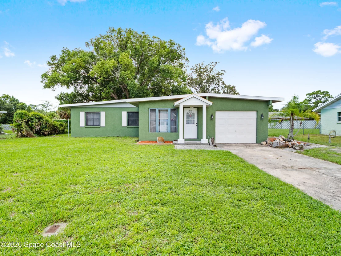 Photo of 1209 Vanderbilt Lane