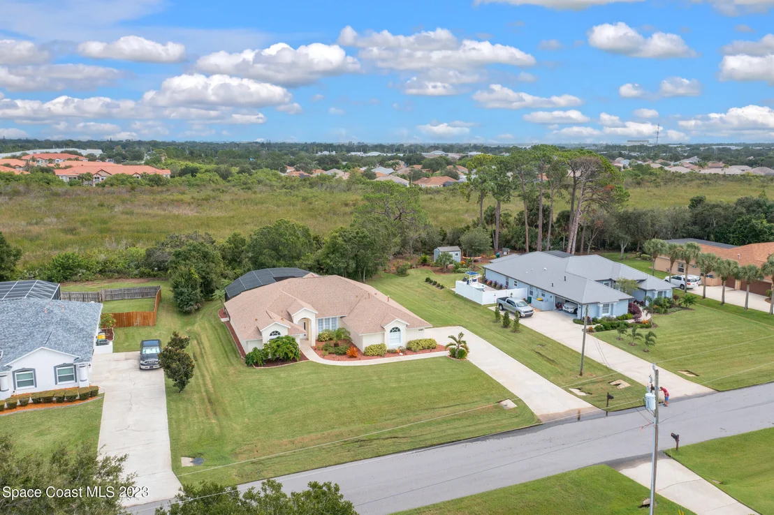 Photo of 4363 Long Lake Road