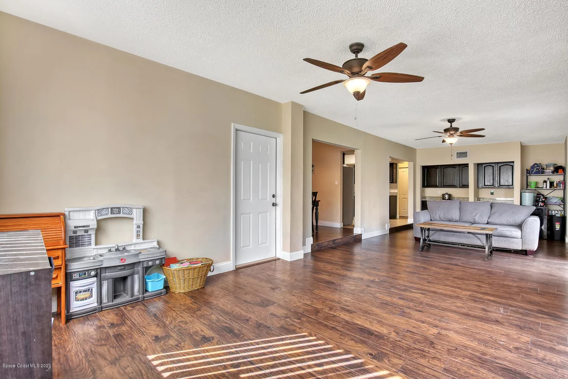 Photo of 765 Angle Street NE