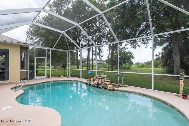 Photo of 1772 Windbrook Drive SE